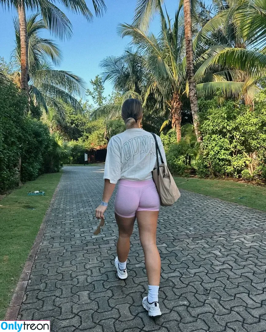 Katja Boesenberg nude photo #0036 (katboesenberg_fit)