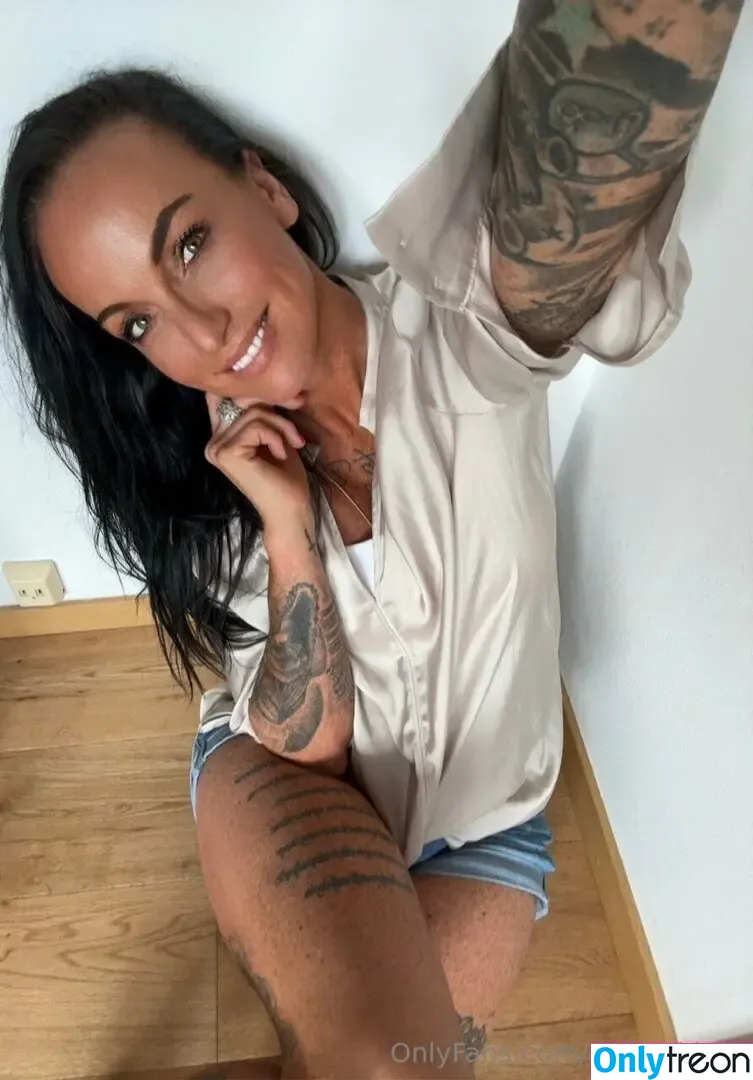 Katrin-Klein nude photo #0026 (katrinakleinmakeup)