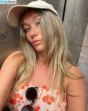 Katrina Bowden / katrinakbowden nude photo #0474
