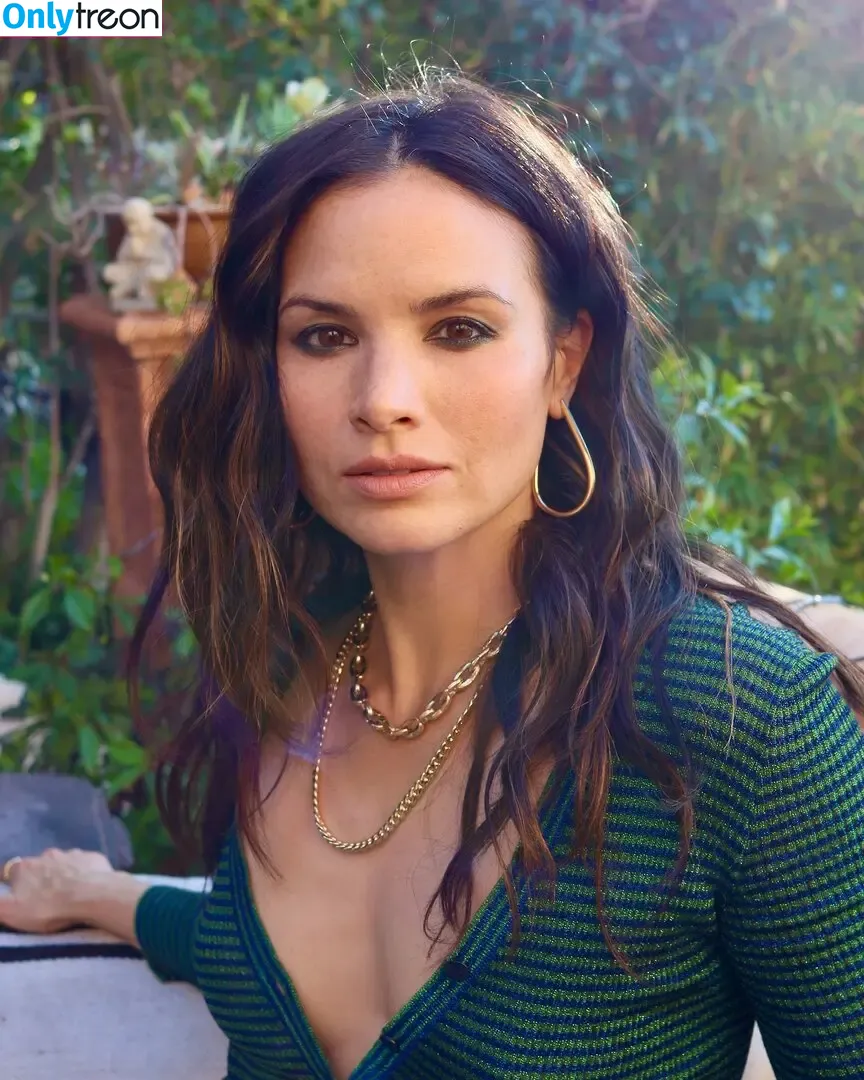 Katrina Law nude photo #0196 (katrinalaw)