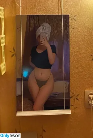 katrlvinaa / katlavinaa nude photo #0004