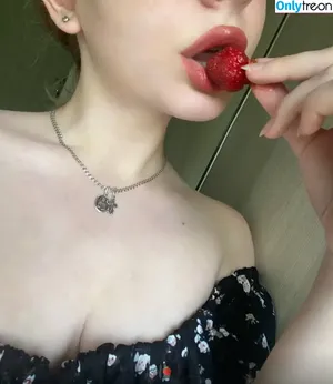 katrlvinaa / katlavinaa nude photo #0005