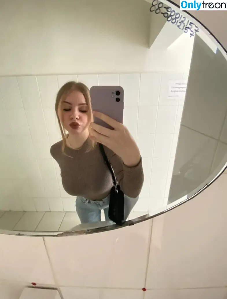katrlvinaa nude photo #0013 (katlavinaa)