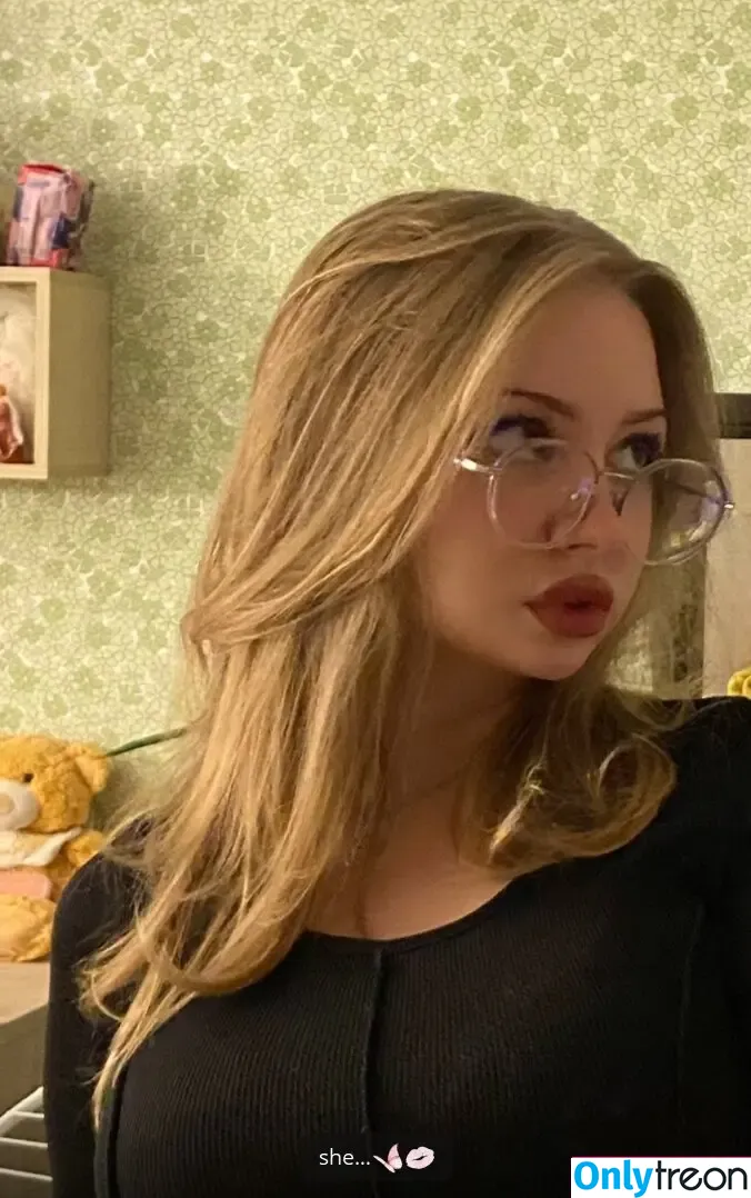 katrlvinaa nude photo #0019 (katlavinaa)