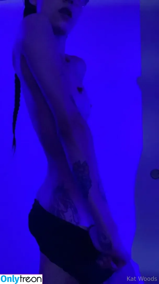 KatWoods nude photo #1017 (Katsstoned)