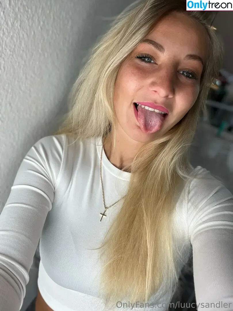 Katy Lou nude photo #0048 (katy.lou / xkatyloux)