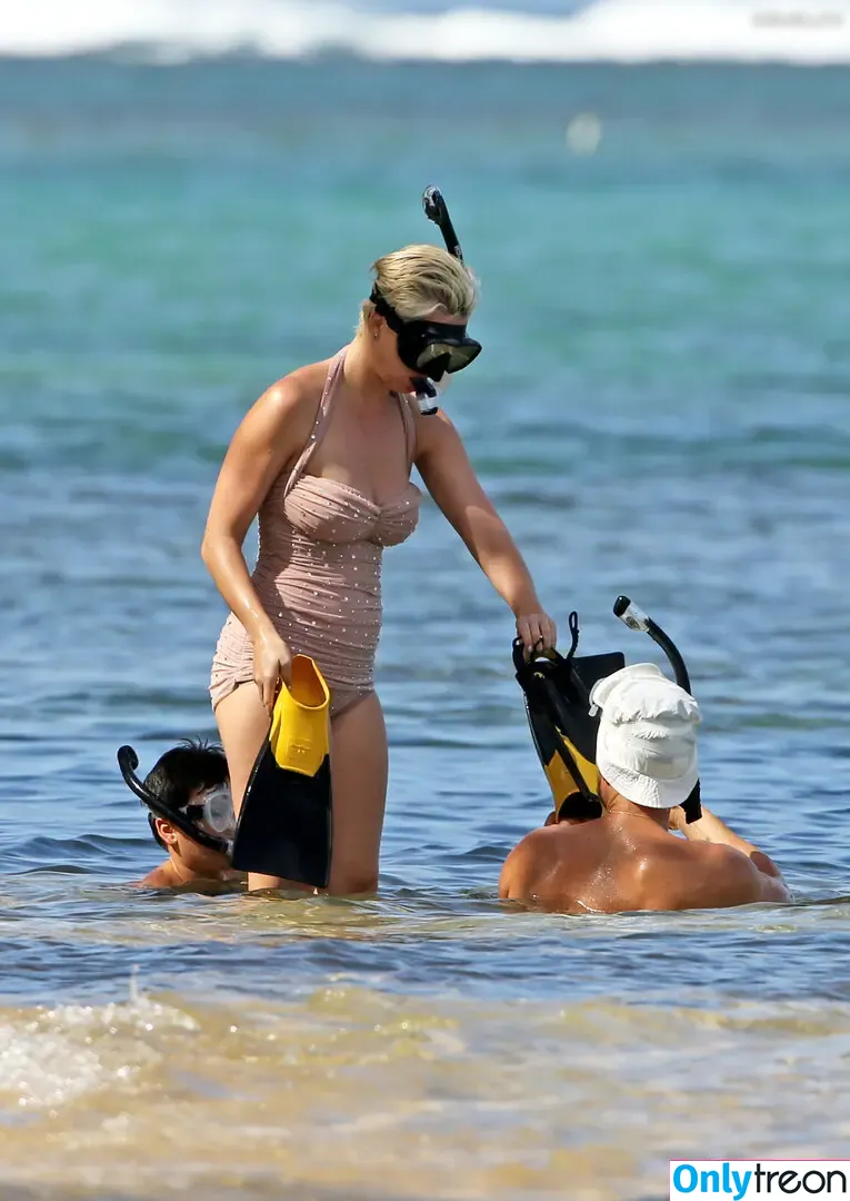 Katy Perry nude photo #3462 (katyperry)