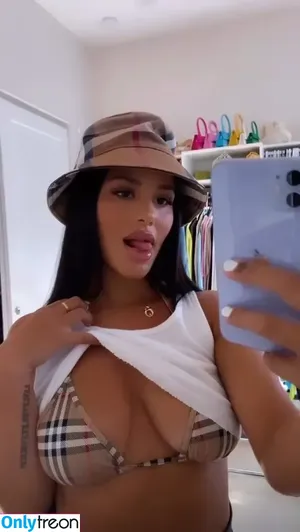 Katya Elise Henry / katyaelisehenry / katyaelisehenrysworld nude photo #0073