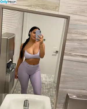 Katya Elise Henry / katyaelisehenry / katyaelisehenrysworld nude photo #0092