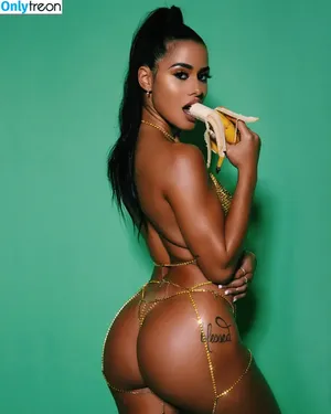 Katya Elise Henry / katyaelisehenry / katyaelisehenrysworld nude photo #0146