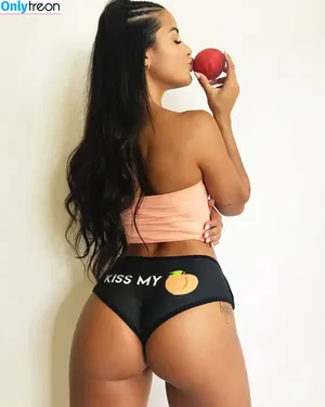 Katya Elise Henry / katyaelisehenry / katyaelisehenrysworld nude photo #0150