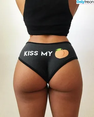 Katya Elise Henry / katyaelisehenry / katyaelisehenrysworld nude photo #0272