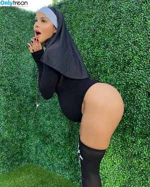 Katya Elise Henry / katyaelisehenry / katyaelisehenrysworld nude photo #0364