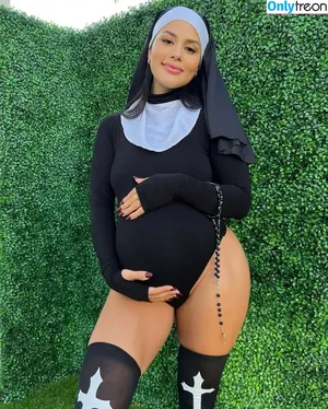 Katya Elise Henry / katyaelisehenry / katyaelisehenrysworld nude photo #0366