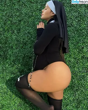 Katya Elise Henry / katyaelisehenry / katyaelisehenrysworld nude photo #0367