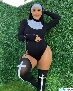Katya Elise Henry / katyaelisehenry / katyaelisehenrysworld nude photo #0369