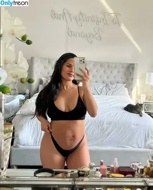 Katya Elise Henry / katyaelisehenry / katyaelisehenrysworld nude photo #0384