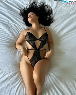 Katya Elise Henry / katyaelisehenry / katyaelisehenrysworld nude photo #0390