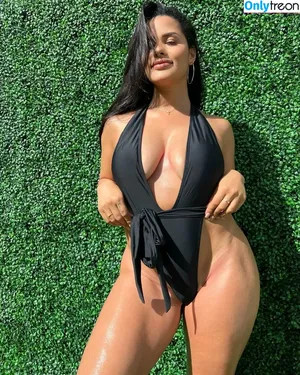 Katya Elise Henry / katyaelisehenry / katyaelisehenrysworld nude photo #0402