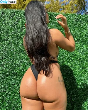 Katya Elise Henry / katyaelisehenry / katyaelisehenrysworld nude photo #0408