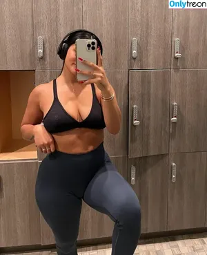 Katya Elise Henry / katyaelisehenry / katyaelisehenrysworld nude photo #0433