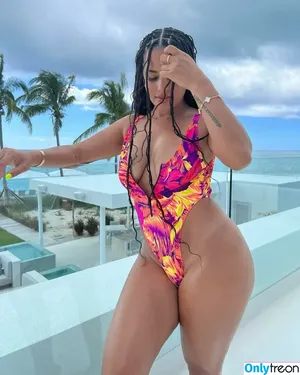 Katya Elise Henry / katyaelisehenry / katyaelisehenrysworld nude photo #0533