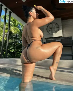 Katya Elise Henry / katyaelisehenry / katyaelisehenrysworld nude photo #0541
