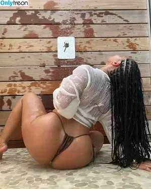 Katya Elise Henry / katyaelisehenry / katyaelisehenrysworld nude photo #0562