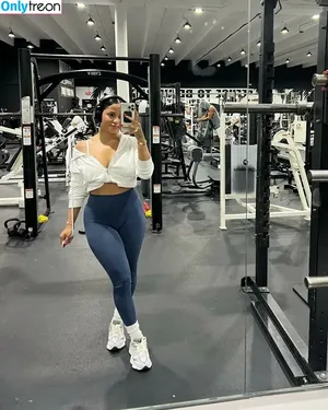 Katya Elise Henry / katyaelisehenry / katyaelisehenrysworld nude photo #0569