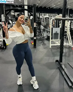 Katya Elise Henry / katyaelisehenry / katyaelisehenrysworld nude photo #0570