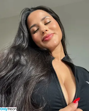 Katya Elise Henry / katyaelisehenry / katyaelisehenrysworld nude photo #0655