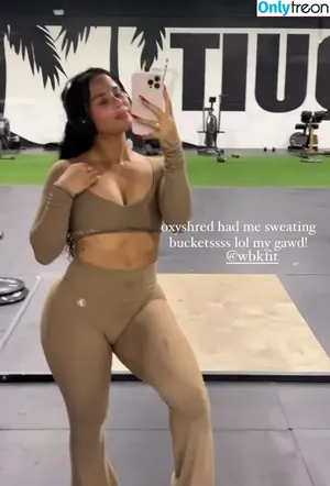 Katya Elise Henry / katyaelisehenry / katyaelisehenrysworld nude photo #0667