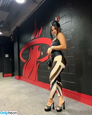 Katya Elise Henry / katyaelisehenry / katyaelisehenrysworld nude photo #0676