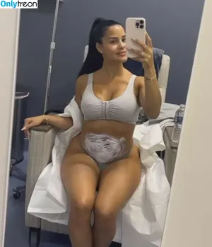 Katya Elise Henry / katyaelisehenry / katyaelisehenrysworld nude photo #0696