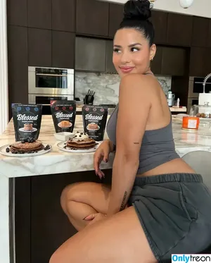 Katya Elise Henry / katyaelisehenry / katyaelisehenrysworld nude photo #0724