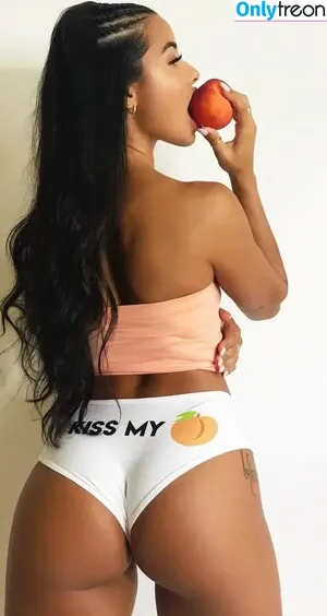 Katya Elise Henry / katyaelisehenry / katyaelisehenrysworld nude photo #0759