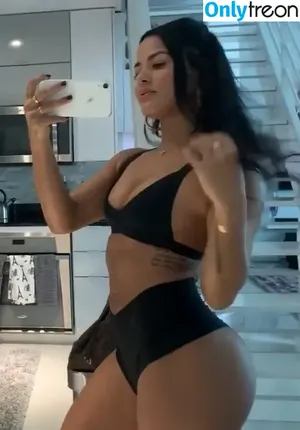Katya Elise Henry / katyaelisehenry / katyaelisehenrysworld nude photo #0978