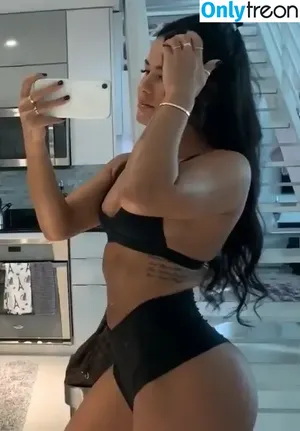 Katya Elise Henry / katyaelisehenry / katyaelisehenrysworld nude photo #0981