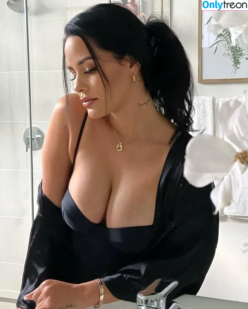 Katya Elise Henry nude photo #0055 (katyaelisehenry / katyaelisehenrysworld)