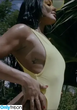 Katya Elise Henry / katyaelisehenry / katyaelisehenrysworld nude photo #1132