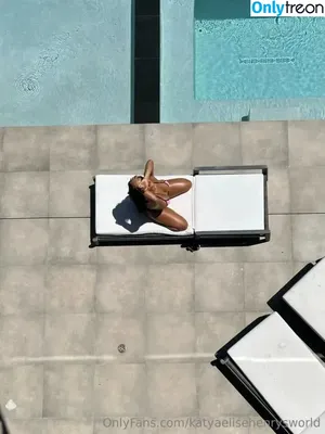 Katya Elise Henry / katyaelisehenry / katyaelisehenrysworld nude photo #1393
