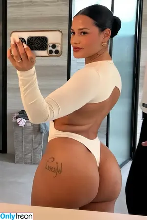 Katya Elise Henry / katyaelisehenry / katyaelisehenrysworld nude photo #1496