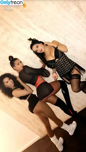 Katya Elise Henry / katyaelisehenry / katyaelisehenrysworld nude photo #2107