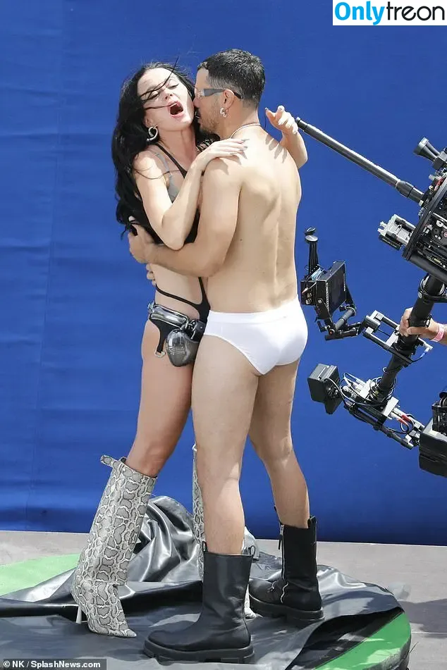 KatyPerry nude photo #0003 (KatyPerry)