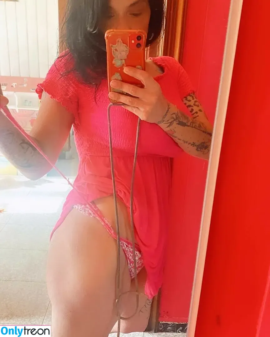 katypetunia nude photo #0003 (katypetunia_)