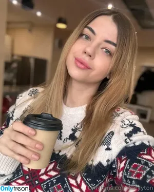 katyyton / katyythomson nude photo #0006