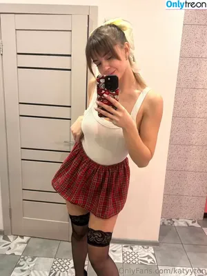 katyyton / katyythomson nude photo #0017