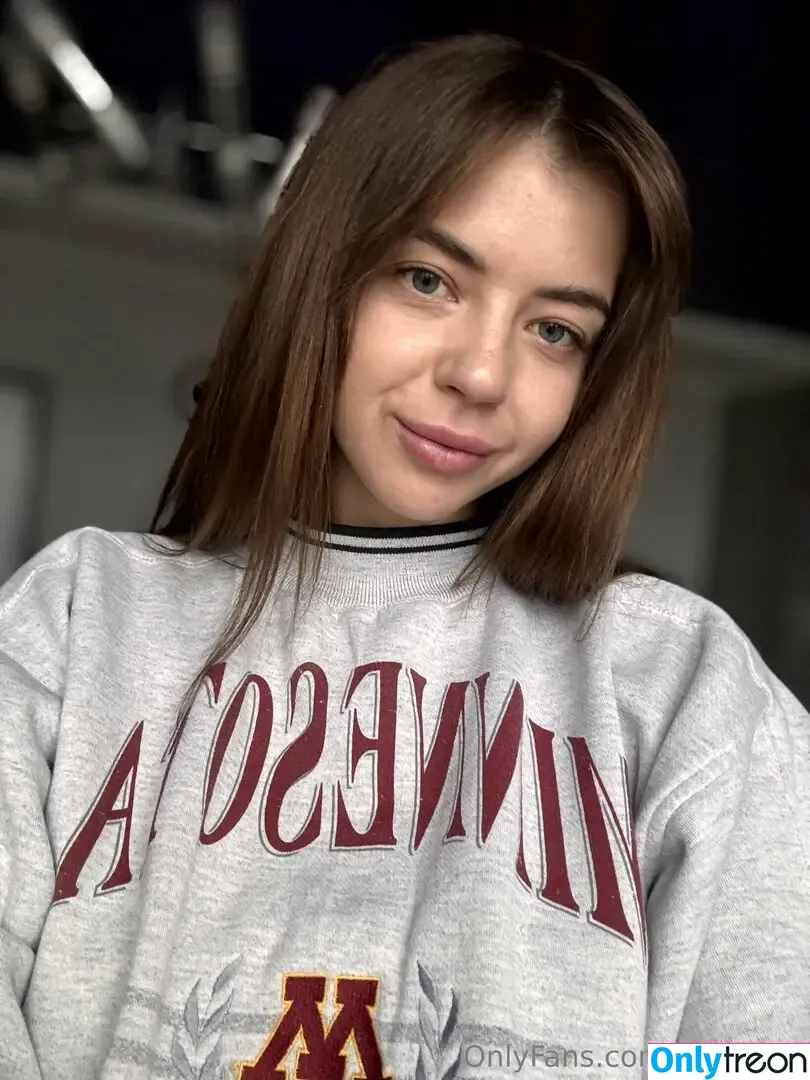 katyyton nude photo #0003 (katyythomson)