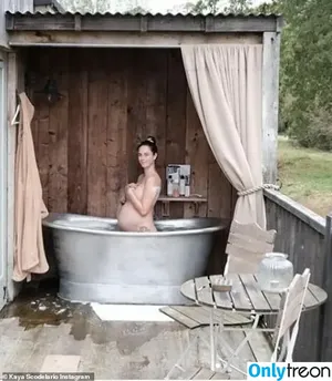 Kaya Scodelario / kayascods nude photo #0481