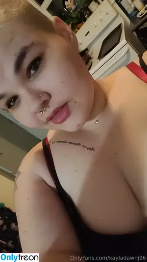 kayladawnj96 / thiccprincess96 nude photo #0016